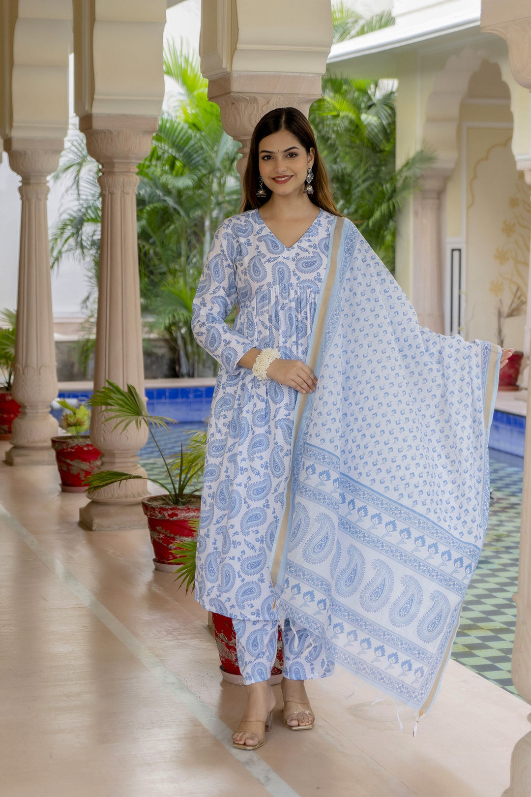 Women Block Printed Kurta and Pant Set With Dupatta in Traditional design