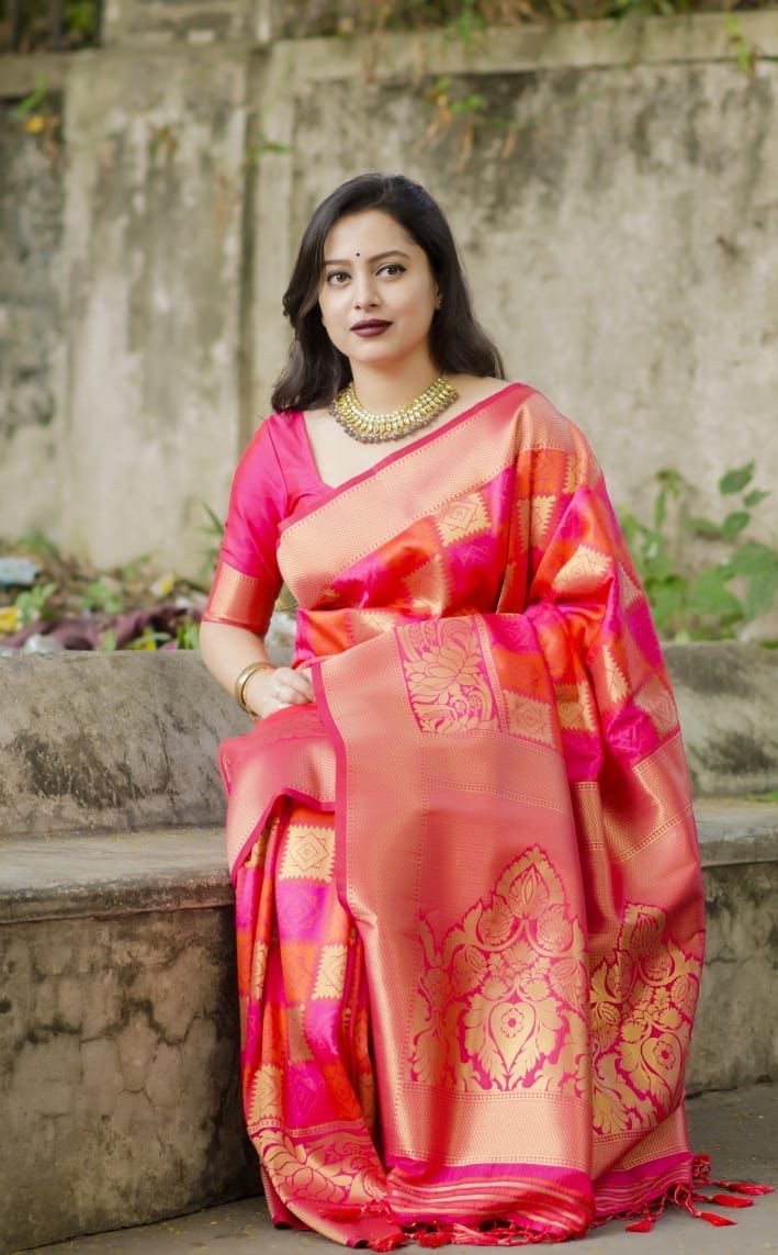 Pink and Red Beautiful Rich Pallu and Jacquard Soft Silk Saree