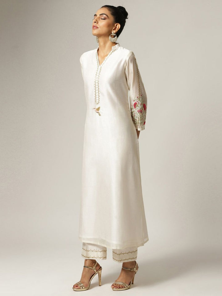 White Colour Pretty Chanderi Silk Kurta Set For Women