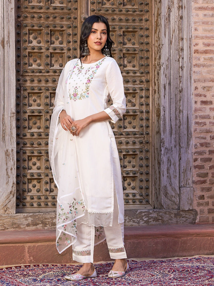 Solid Resham Embroidered kurta with Pants & Resham Embroidered Organza Dupatta