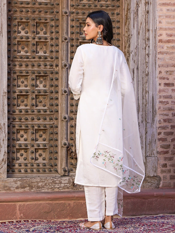 Solid Resham Embroidered kurta with Pants & Resham Embroidered Organza Dupatta