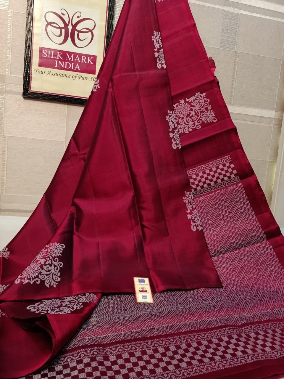Women Daily Wear Lichi  Silk Saree